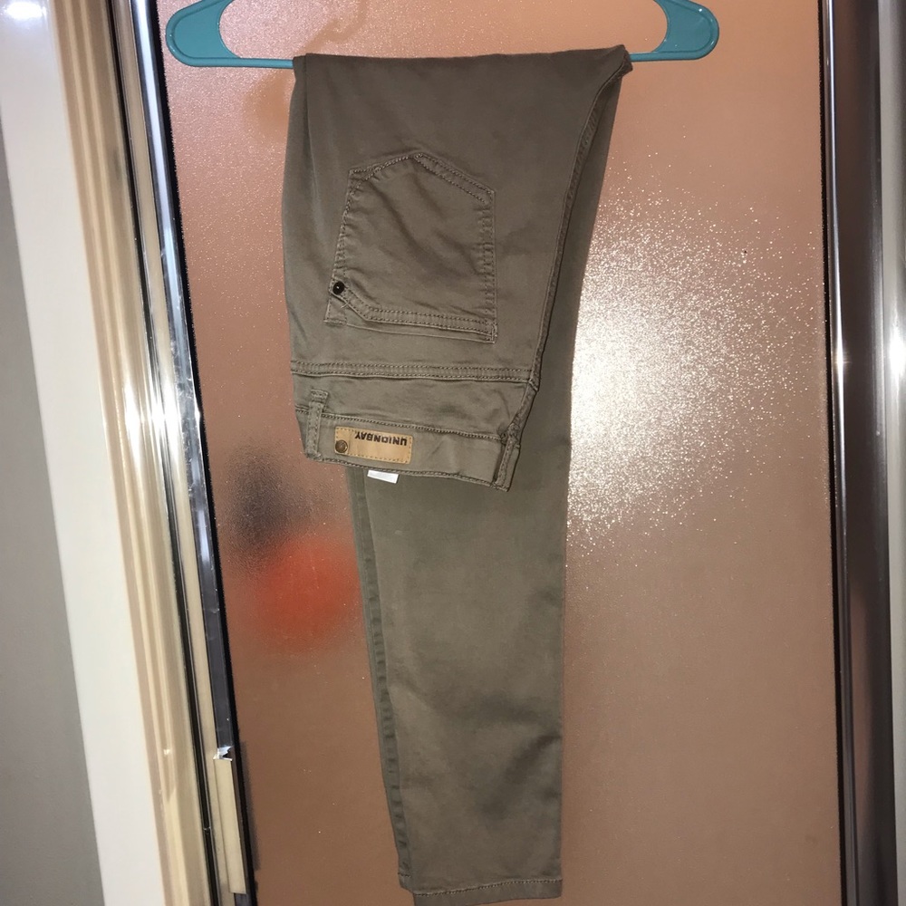 Very cute, comfortable pants for work or everyday
